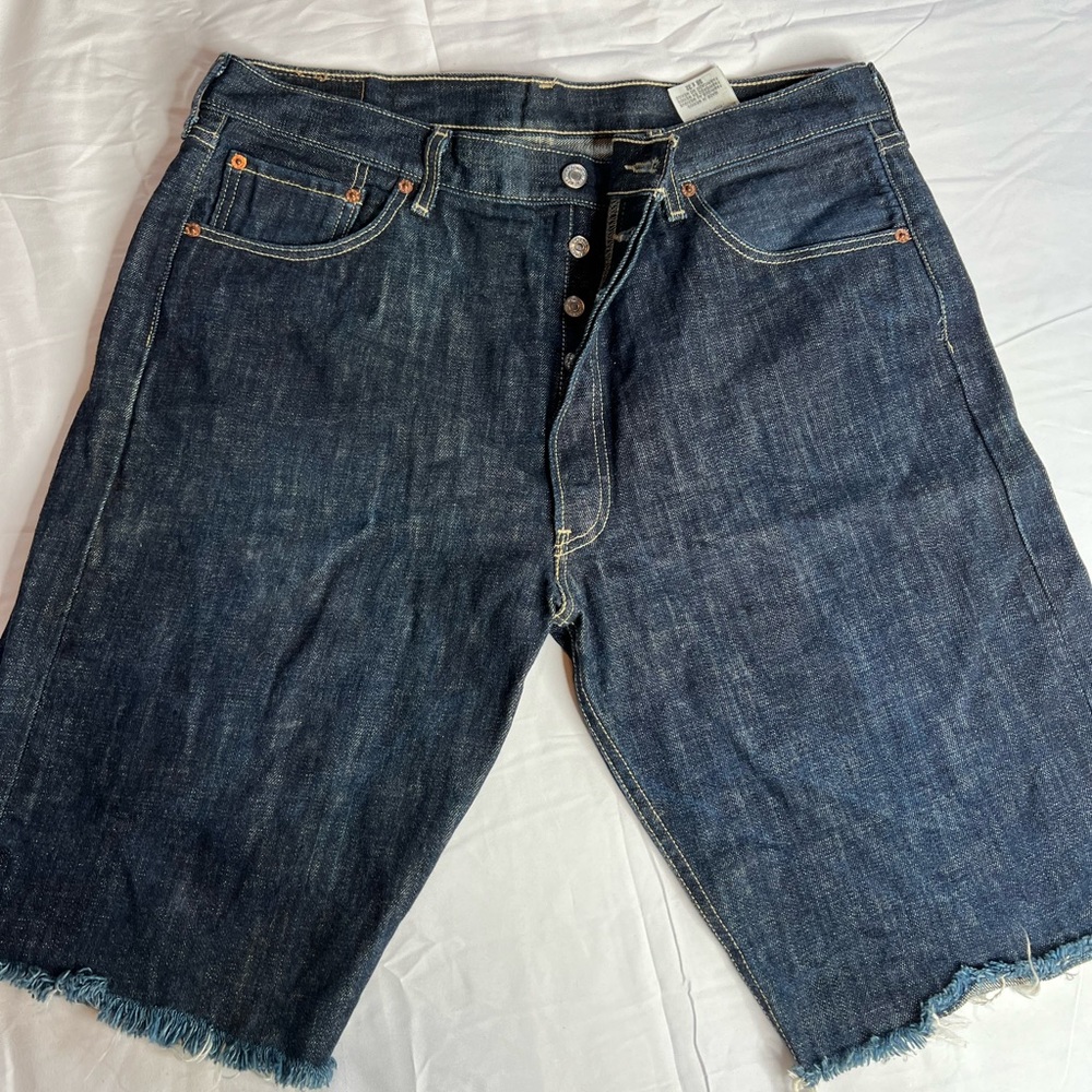 Men’s Levi 501 Denim Cut Off Shorts